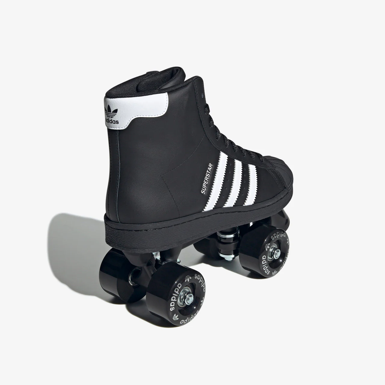 Wmns Superstar 82 Skate - Image 6