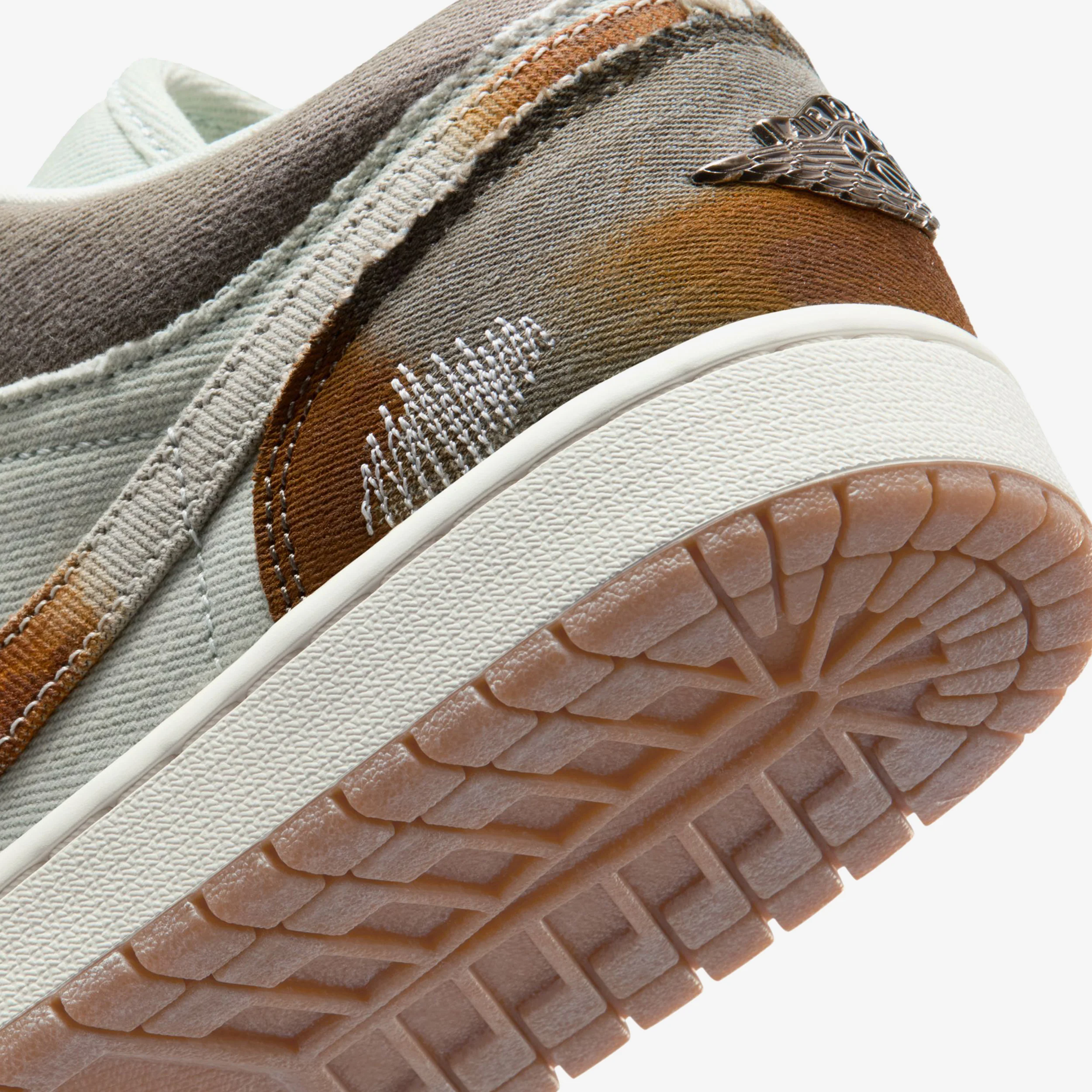 Air Jordan 1 Low SE - Image 9