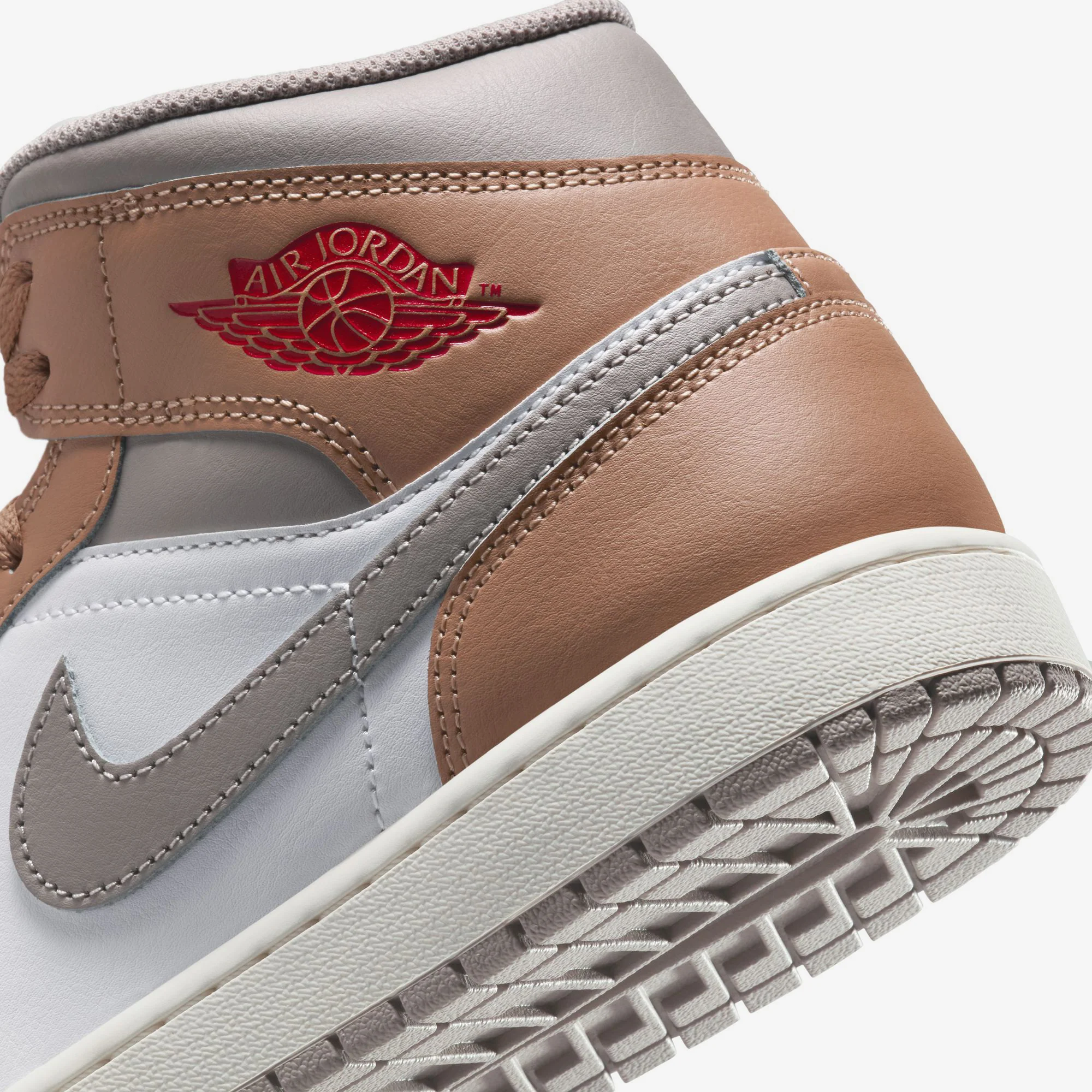 Air Jordan 1 Mid - Image 7