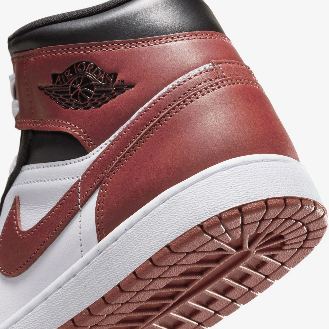 Air Jordan 1 Mid SE - Image 7