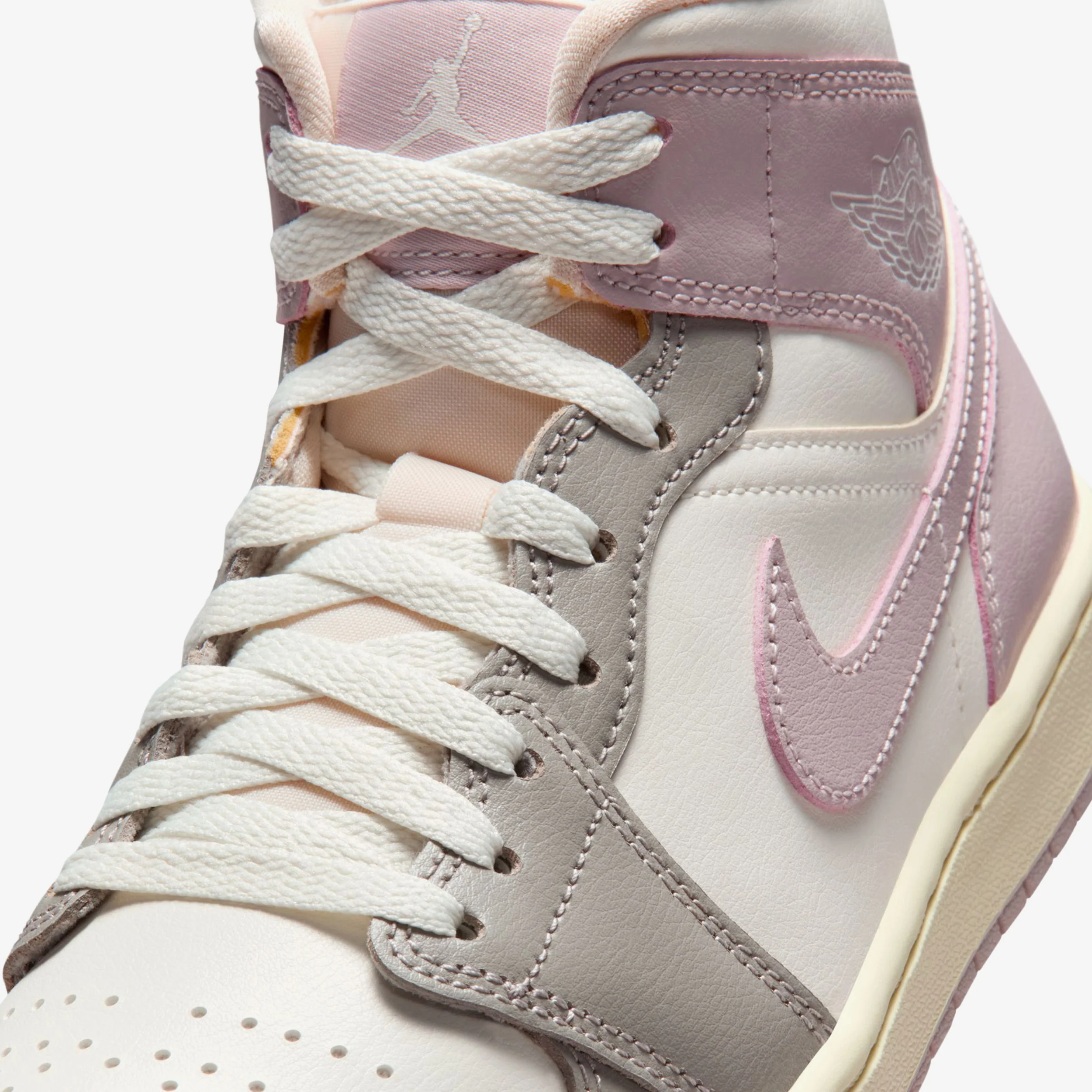 Wmns Air Jordan 1 Mid - Image 6