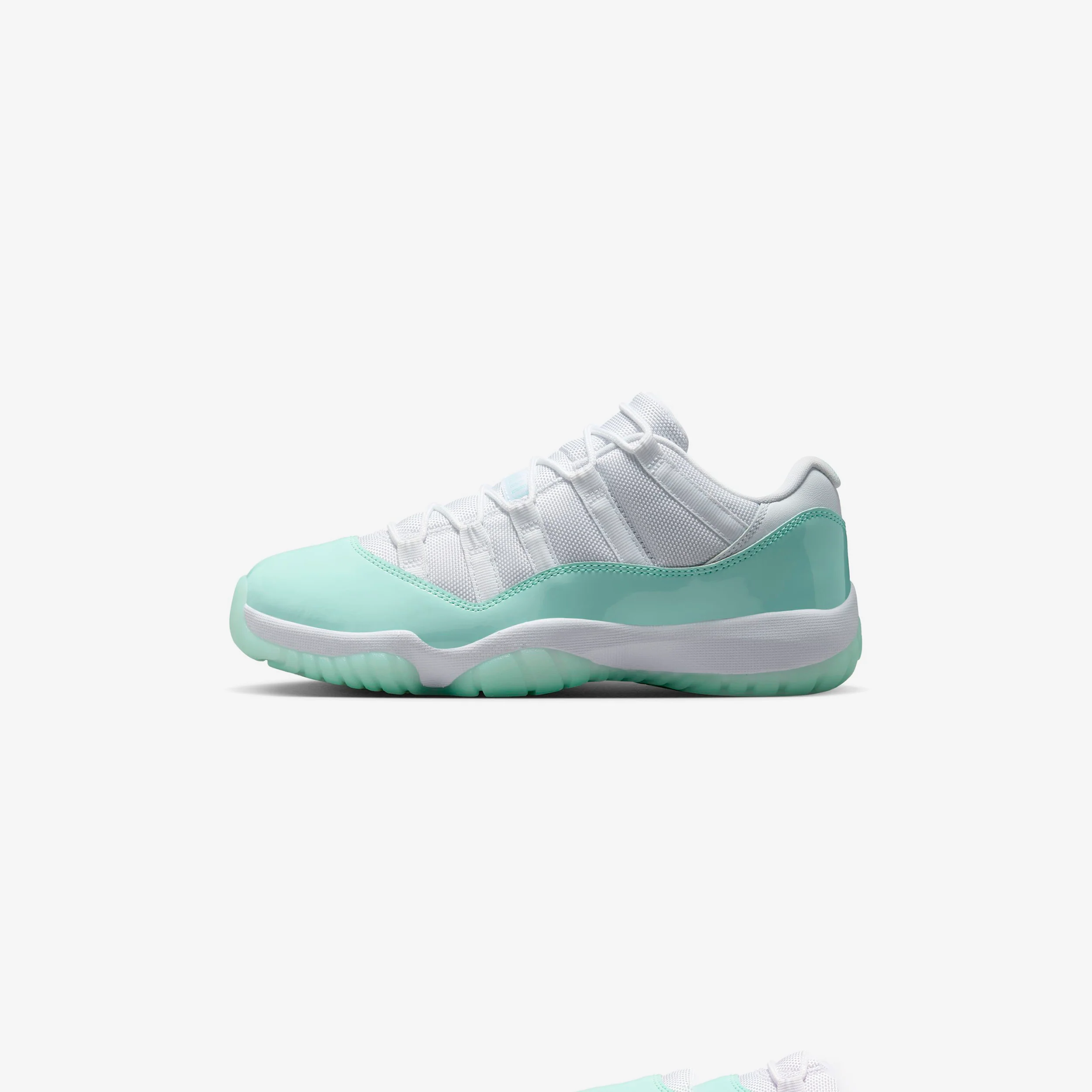 Wmns Air Jordan Retro 11 Low - Image 3