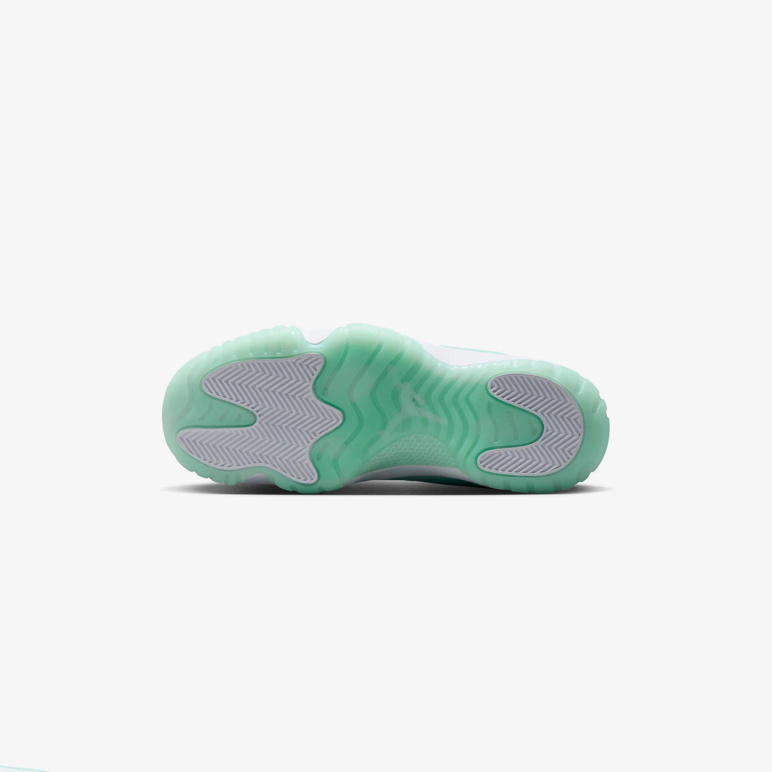 Wmns Air Jordan Retro 11 Low - Image 4