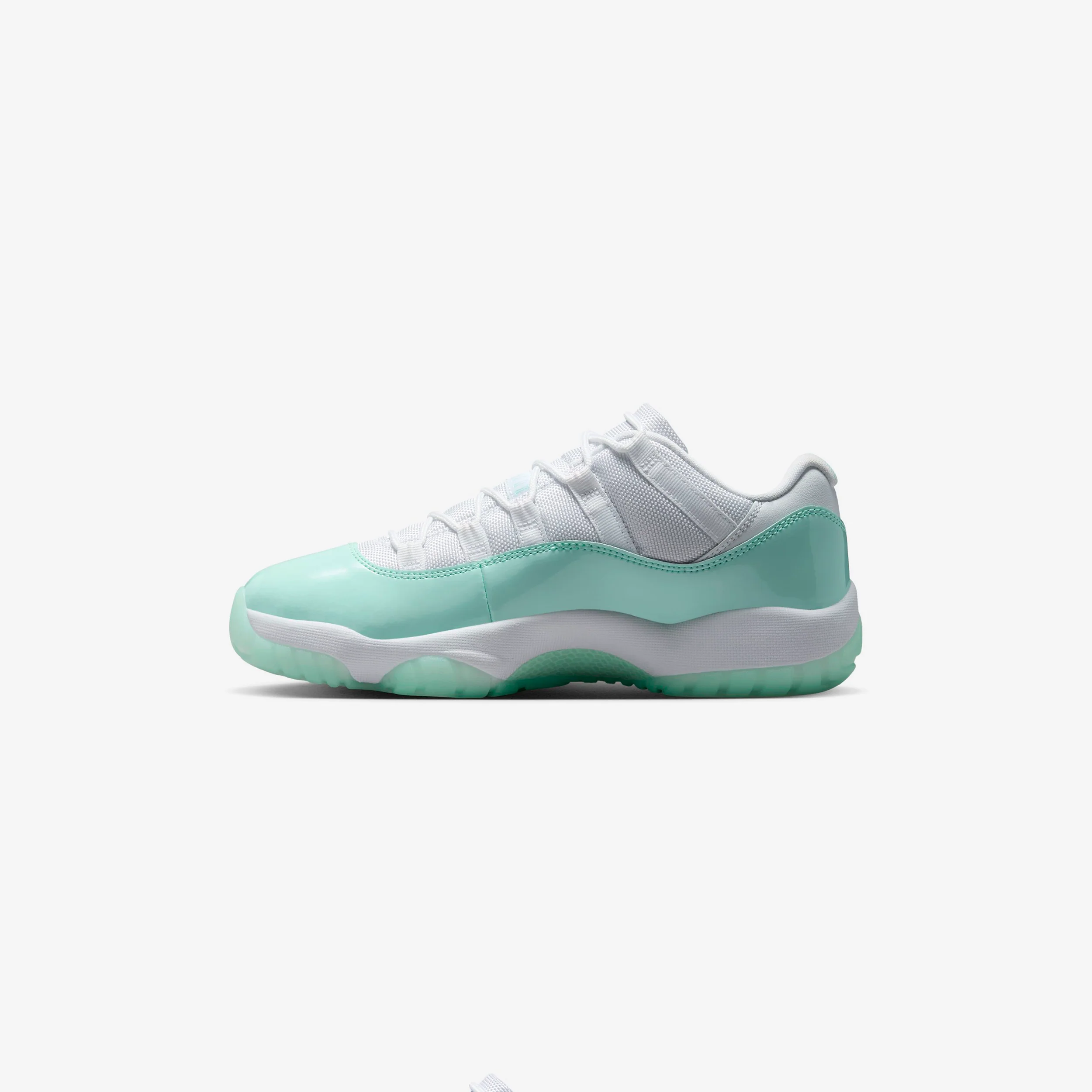 Wmns Air Jordan Retro 11 Low - Image 5