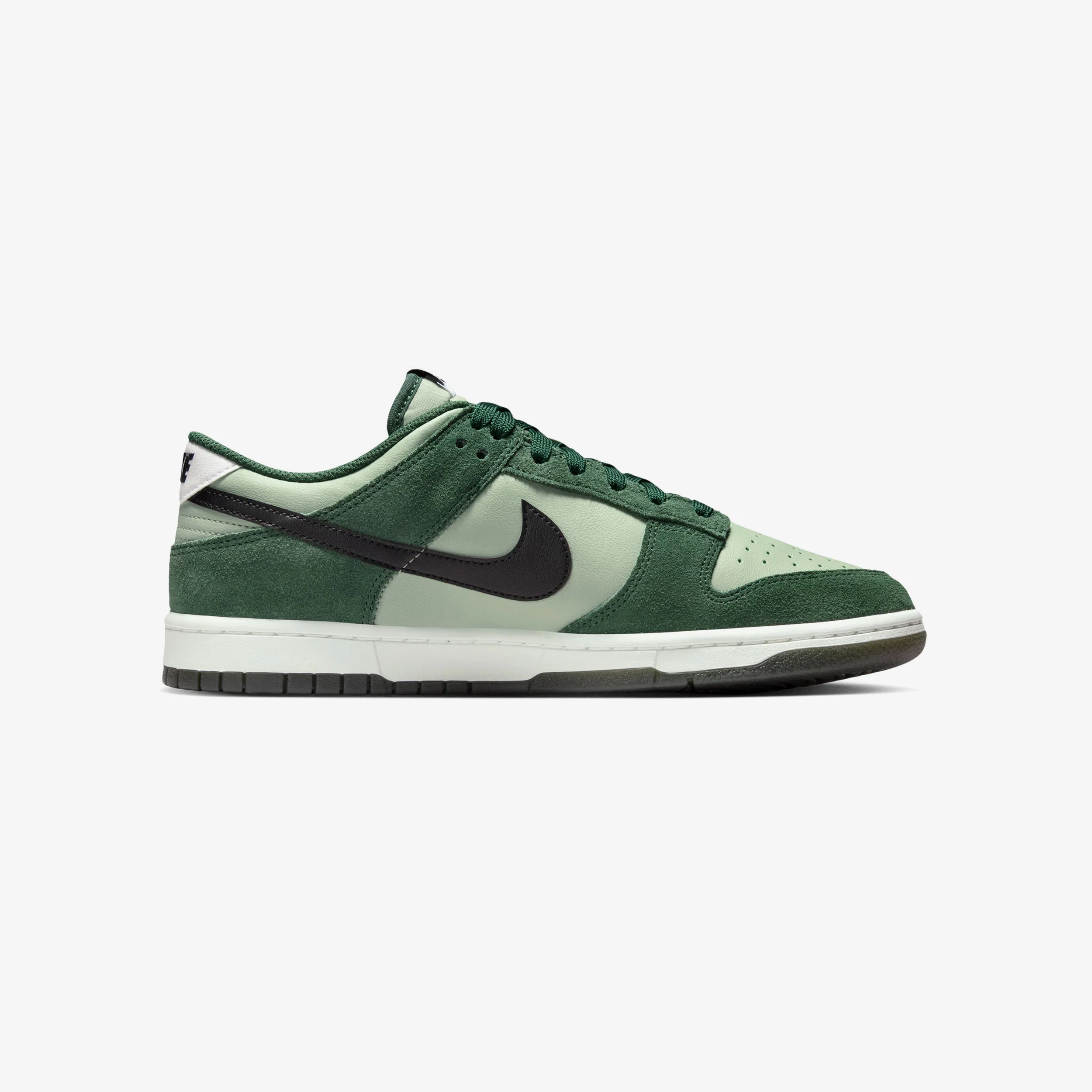 Dunk Low Retro SE