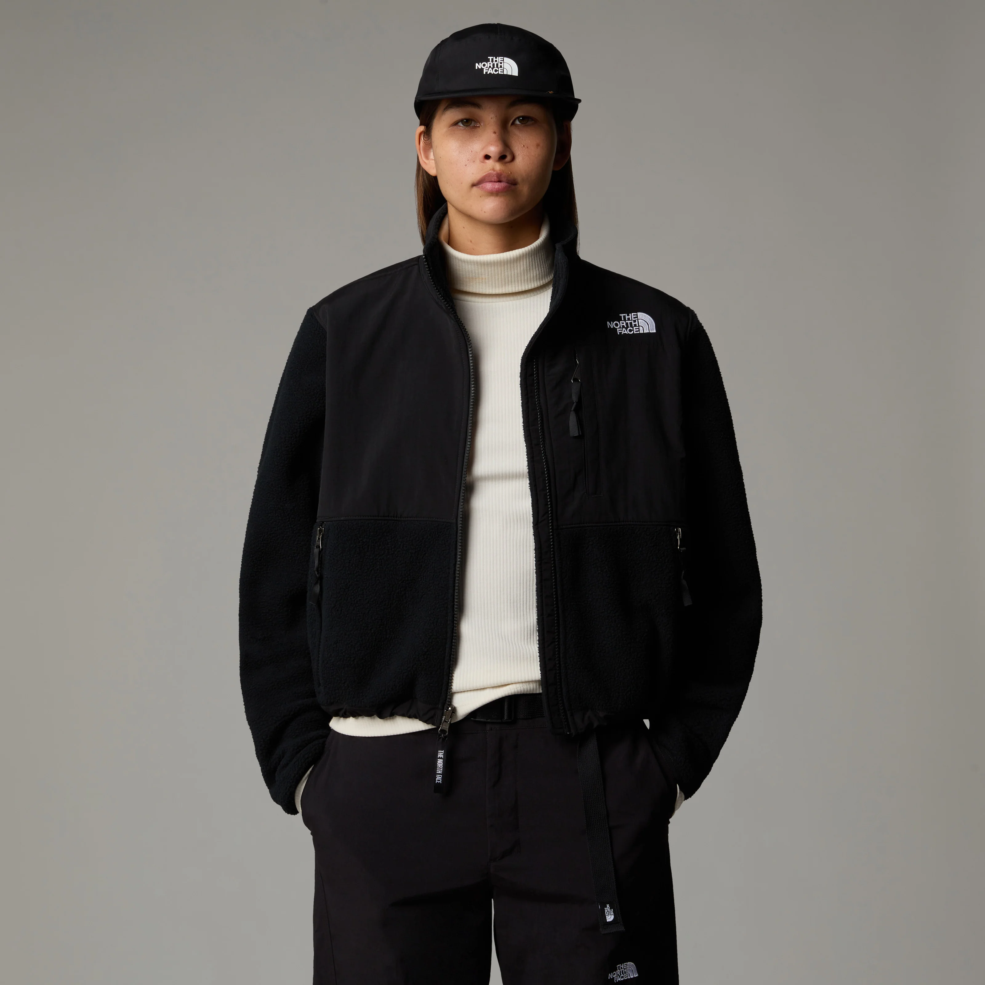 Wmns Retro Denali Jacket - Image 5